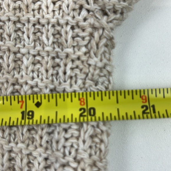 Victoria's Secret Women's V-Neck Sleeveless Open Knit Hi-Lo Sweater - Picture 5 of 7